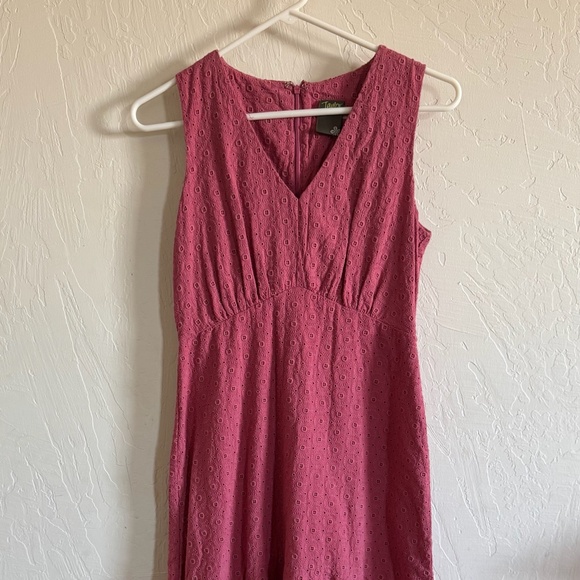 Taylor V-Neck Sleeveless Eyelet Dress Maxi - Picture 6 of 7